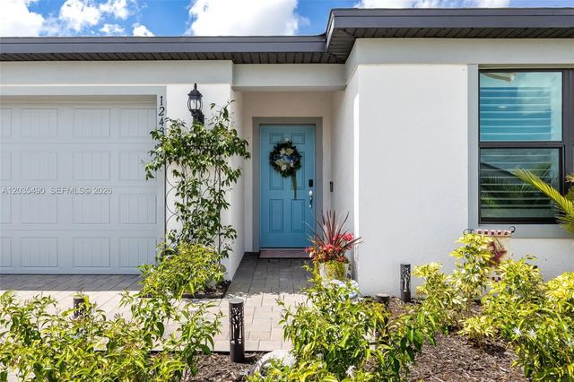 2 of 39 - 1243 Caloosa Cove Drive, LaBelle, FL