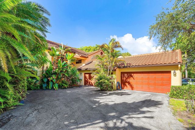2 of 45 - 16 Via Lago, Boynton Beach, FL
