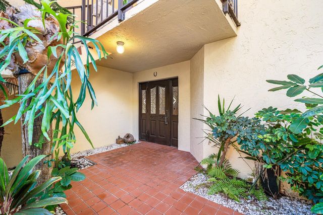 5 of 45 - 16 Via Lago, Boynton Beach, FL