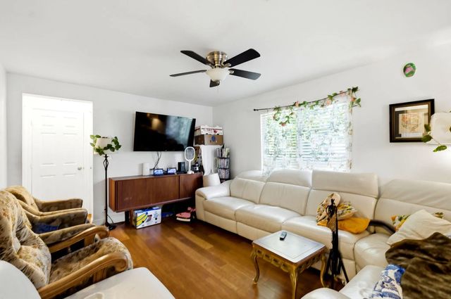 3 of 45 - 823 Doctor Martin Luther King Junior Boulevard #823, Pompano Beach, FL