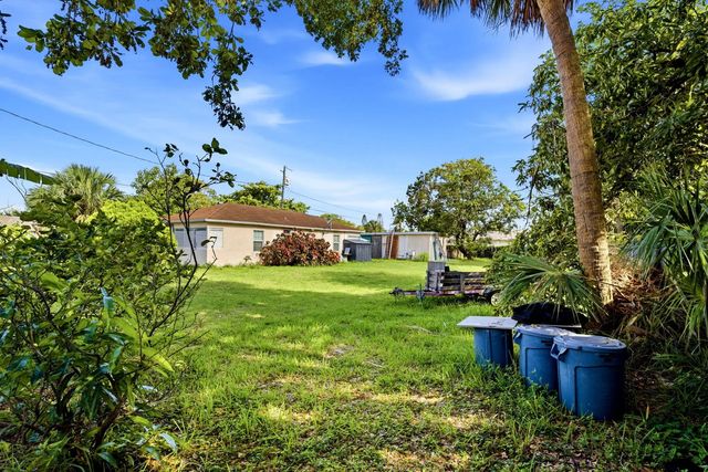 5 of 45 - 823 Doctor Martin Luther King Junior Boulevard #823, Pompano Beach, FL