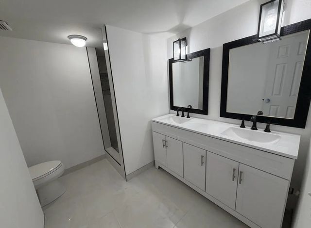 3 of 5 - 1330 Sw 50th Avenue, North Lauderdale, FL