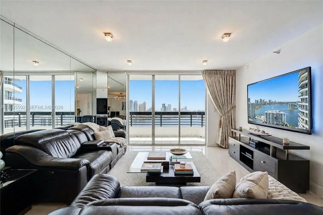 3530 Mystic Pointe Drive #2013, Aventura