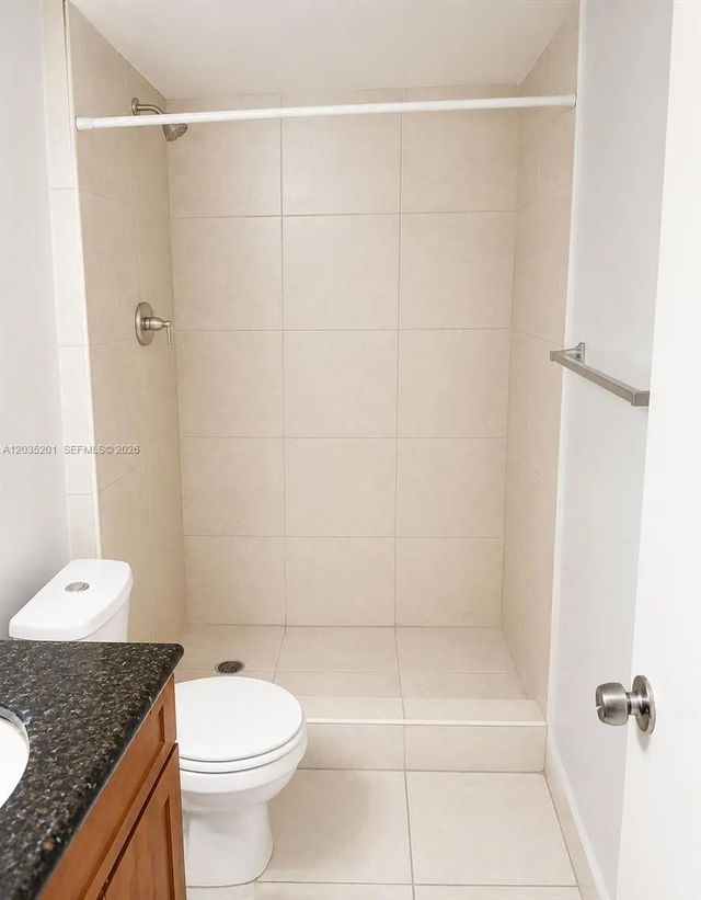 5 of 6 - 484 Nw 165th St Road #a-109, Miami, FL