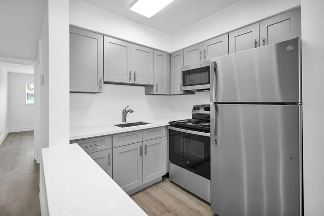 3 of 42 - 4051 Ne 13th Avenue #69-3, Oakland Park, FL