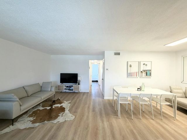 4 of 20 - 580 Egret Drive #305, Hallandale Beach, FL