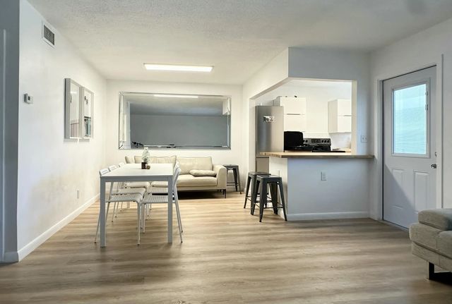 5 of 20 - 580 Egret Drive #305, Hallandale Beach, FL