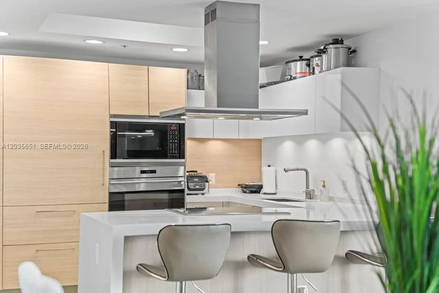 4 of 24 - 17111 Biscayne Boulevard #503, North Miami Beach, FL