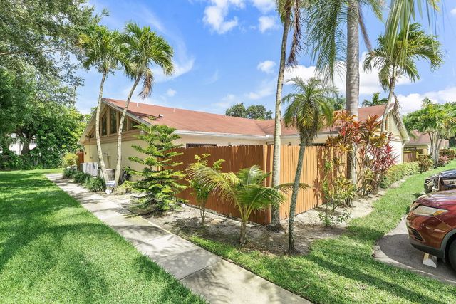 2 of 22 - 4353  Woodstock Drive #a, West Palm Beach, FL