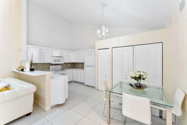 4 of 22 - 4353  Woodstock Drive #a, West Palm Beach, FL