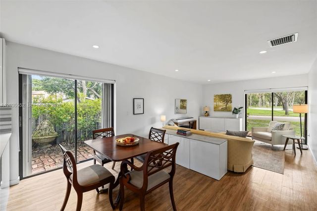 3 of 19 - 11045 Sw 113th Place, Miami, FL