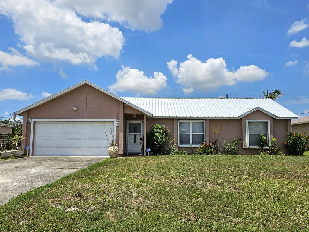 3338 Sw Mundy Street, Port St. Lucie