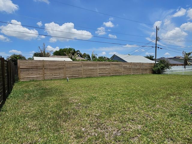 3 of 11 - 3338 Sw Mundy Street, Port St. Lucie, FL