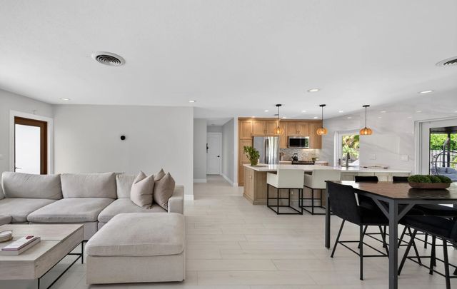 4 of 38 - 4800 Ne 15th Terrace, Oakland Park, FL