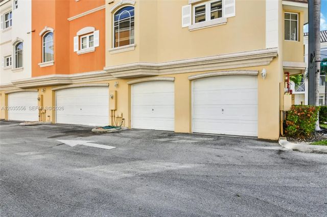 2 of 22 - 2707 Ne 184th Terrace, Aventura, FL