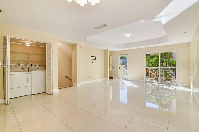 5 of 22 - 2707 Ne 184th Terrace, Aventura, FL