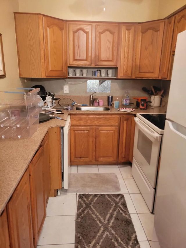 5 of 8 - 1015 Sw 11th Avenue #12k, Hallandale Beach, FL