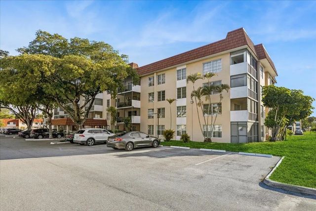 2 of 17 - 4156 Inverrary Drive, Lauderhill, FL