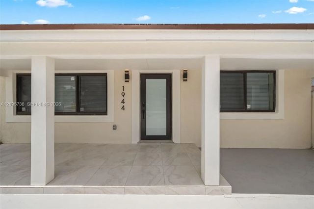 3 of 26 - 1944 Ne 2nd Avenue, Pompano Beach, FL