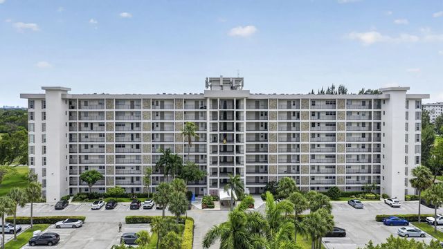 3150 N Palm Aire Drive #108, Pompano Beach