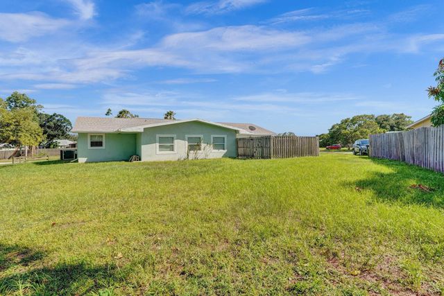 2 of 17 - 303 Ne Solida Circle, Port St. Lucie, FL