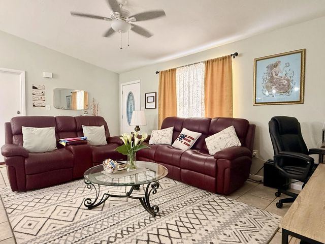 4 of 22 - 617 Thuringer Street Nw, Palm Bay, FL