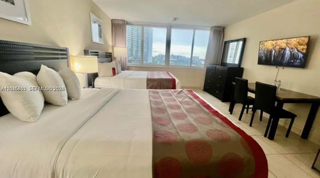 5 of 40 - 19201 Collins Avenue #942, Sunny Isles Beach, FL
