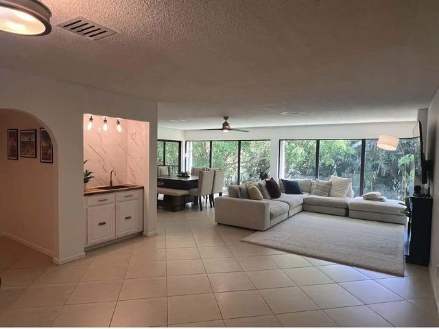 2 of 16 - 1639 Embassy Drive #202, West Palm Beach, FL