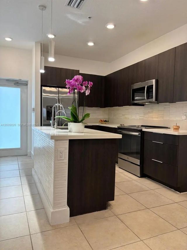 5 of 26 - 4740 Nw 84th Court #32, Doral, FL