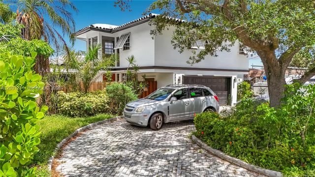 2 of 98 - 2216 Ne 18th Avenue, Wilton Manors, FL