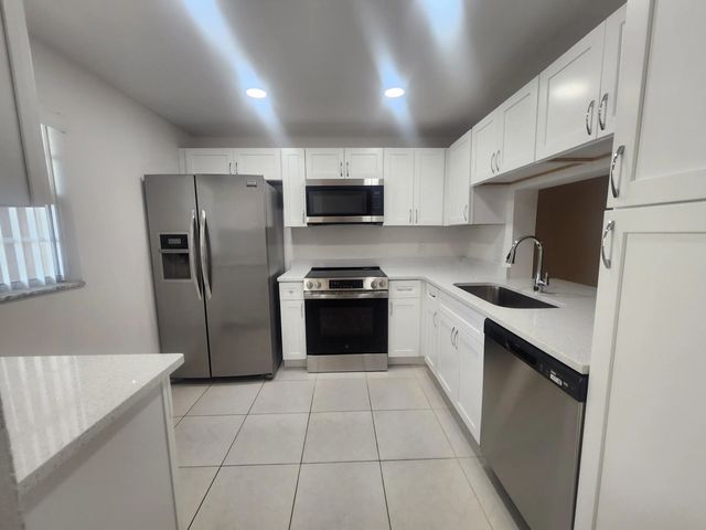 3 of 48 - 330 Ne 26th Avenue #202, Boynton Beach, FL
