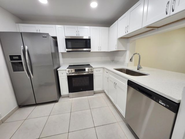 5 of 48 - 330 Ne 26th Avenue #202, Boynton Beach, FL