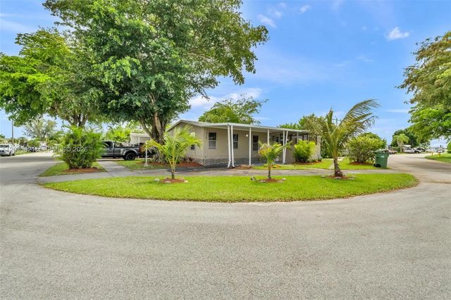 710 Nw 217th Way, Pembroke Pines