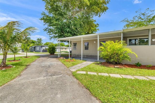 2 of 32 - 710 Nw 217th Way, Pembroke Pines, FL