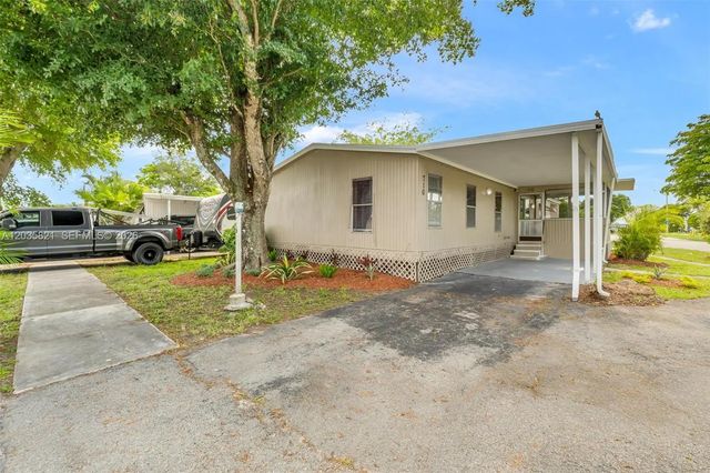 3 of 32 - 710 Nw 217th Way, Pembroke Pines, FL