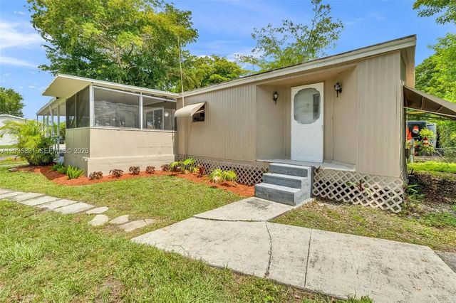 5 of 32 - 710 Nw 217th Way, Pembroke Pines, FL