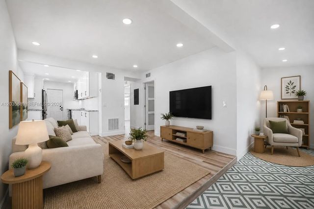 3 of 25 - 335 Ne 12th Avenue, Boynton Beach, FL
