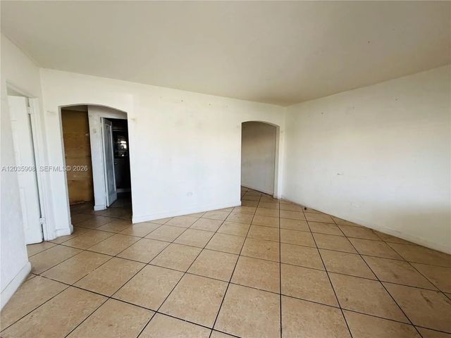 4 of 24 - 1550 E 10th Avenue, Hialeah, FL