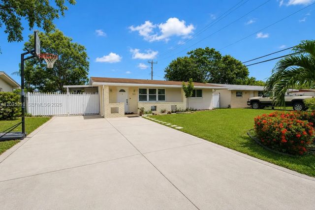 2 of 24 - 7611 Nw 15th Court, Pembroke Pines, FL