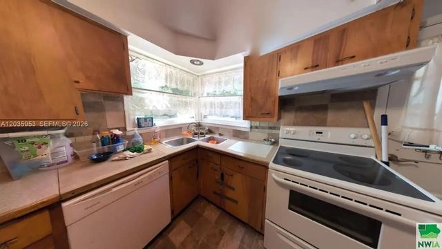 2 of 24 - 35 Hinshaw Street, , 