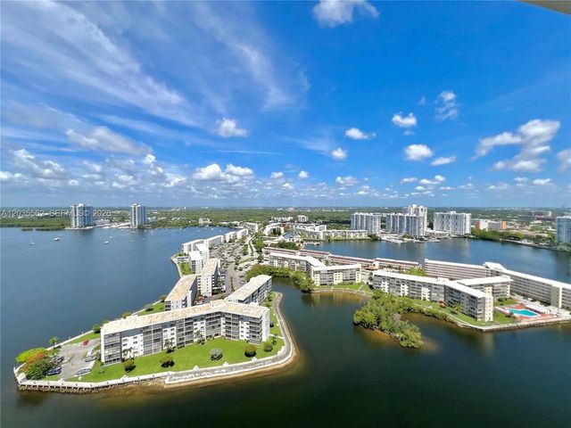 1000 W Island Boulevard #3010, Aventura
