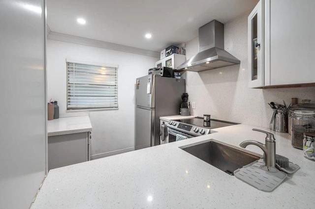 2 of 26 - 9430 Poinciana Place #110, Davie, FL