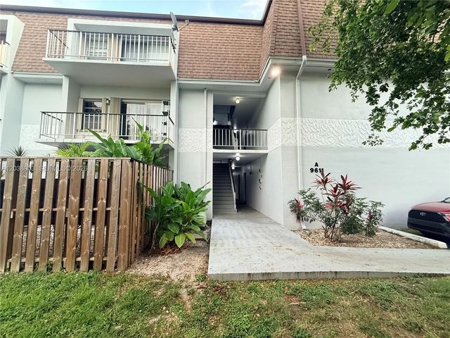 9611 Sw 77th Avenue #108a, Miami