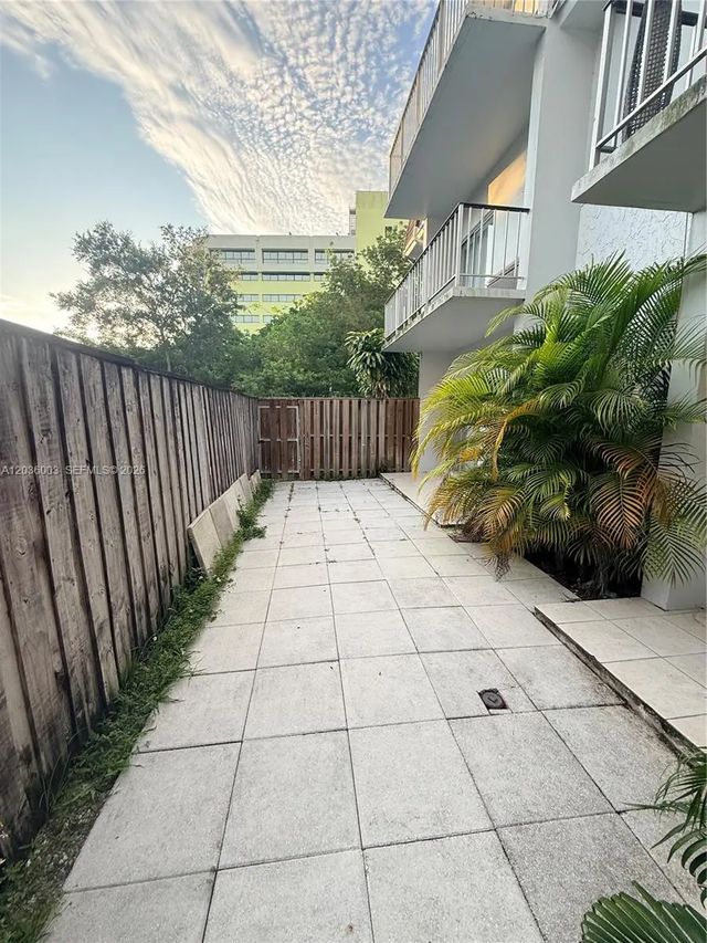 4 of 14 - 9611 Sw 77th Avenue #108a, Miami, FL