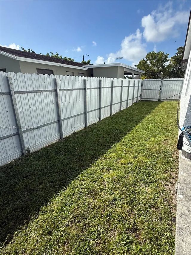 3 of 21 - 2441 Nw 14th Street, Fort Lauderdale, FL
