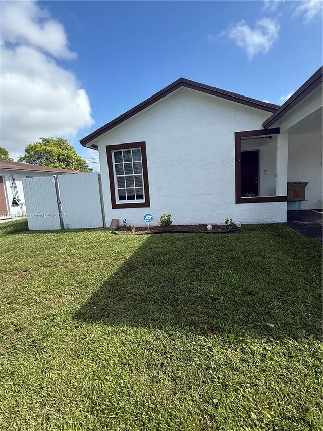 4 of 21 - 2441 Nw 14th Street, Fort Lauderdale, FL