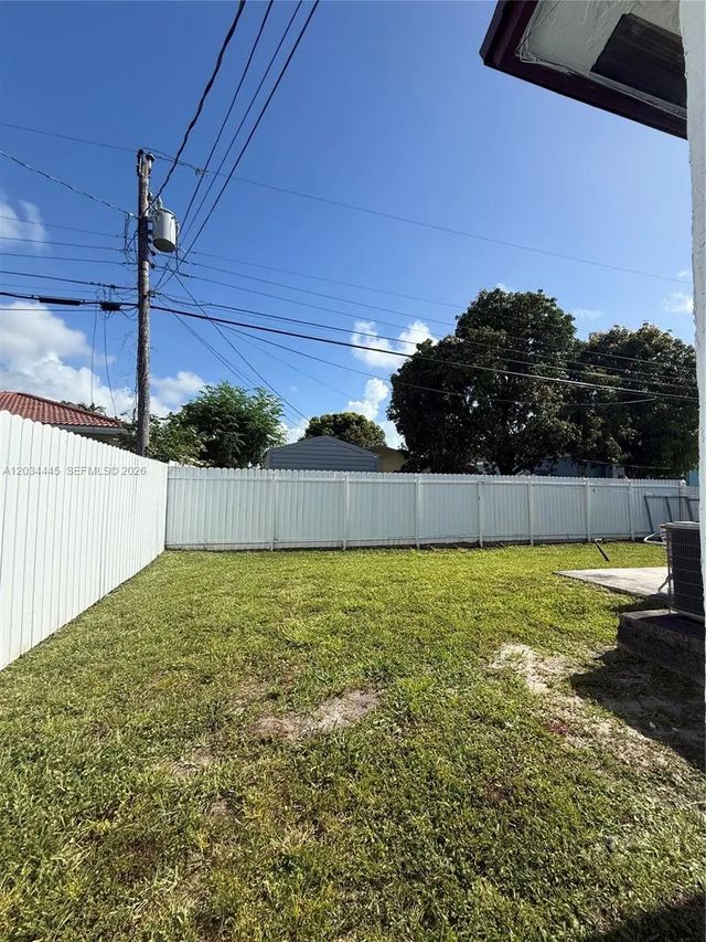 5 of 21 - 2441 Nw 14th Street, Fort Lauderdale, FL