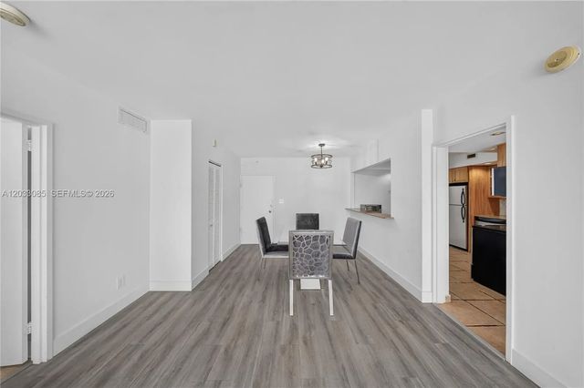 2 of 26 - 5600 Collins Avenue #7w, Miami Beach, FL