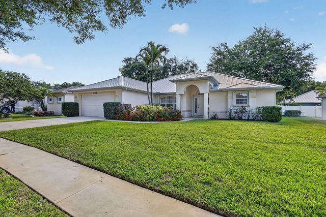 4 of 46 - 8253 Sand Pine Circle, Port St. Lucie, FL