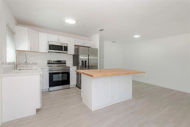 3 of 23 - 1511-1513 Nw 8th Avenue, Fort Lauderdale, FL